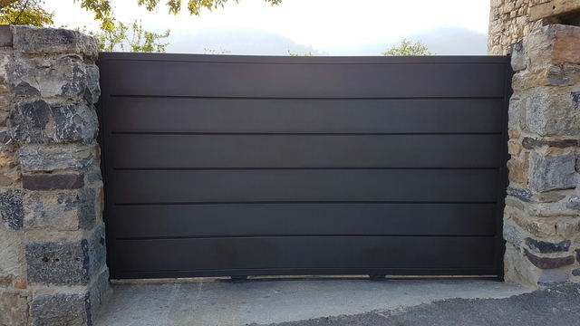 MIL ANUNCIOS.COM - Porton Corredizo con Lamas de Metal