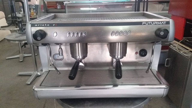 VENDO CAFETERA SEGUNDAMANO VENDO CAFETERA SEGUNDAMANO