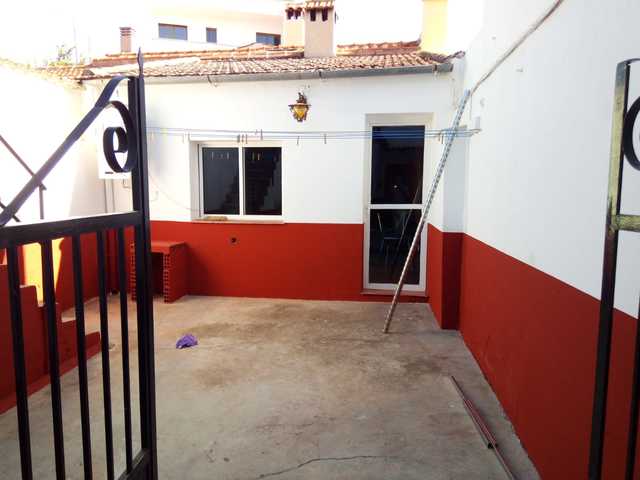 MIL Casa en alquiler en zona semicentrica