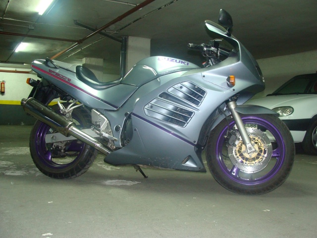 Suzuki rf 600r