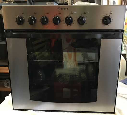 Milanuncios - Horno indesit nuevo a estrenar sin uso