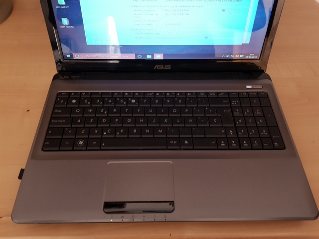 Asus a52j нет подсветки дисплея