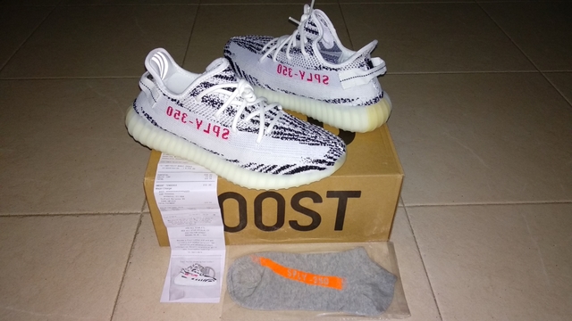 yeezy zebra precio