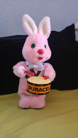 conejo duracell peluche