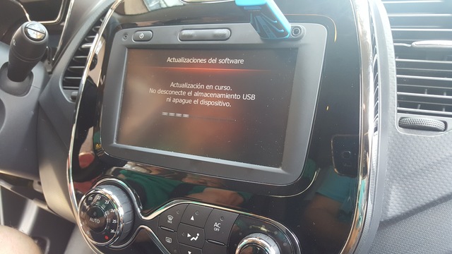 Renault media nav service