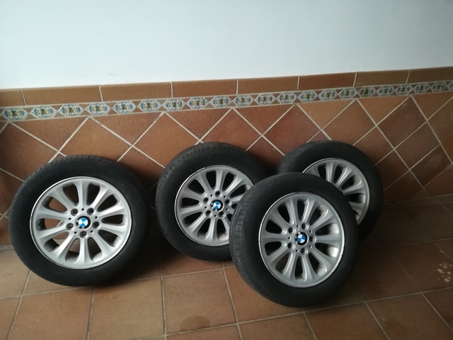 4 X 15 mm Separadores de Rueda de Aleación de Plata Negro Pernos Cerraduras-BMW F20 F21 F22 F23