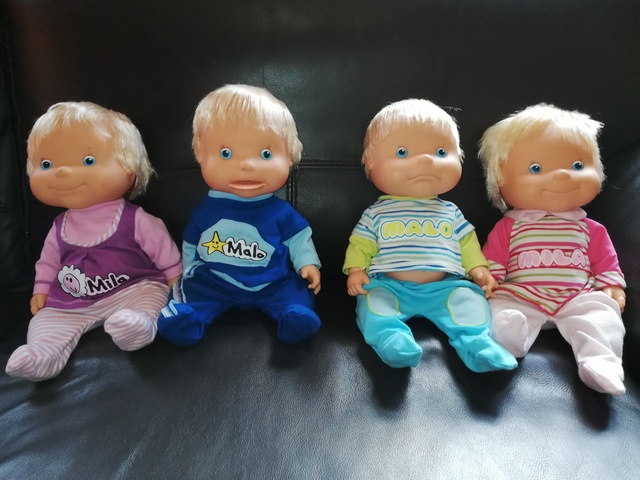 muñecos gemelos mila y malo famosa