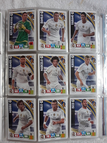 Topps Liga de Campeones 2015-16 carpeta vacía y conjunto de 130 diferentes tarjetas de base