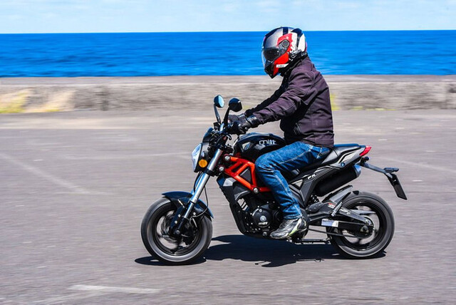 La Honda Grom se destaca por ser una moto compacta, pero La Honda Grom se destaca por ser una moto compacta, pero