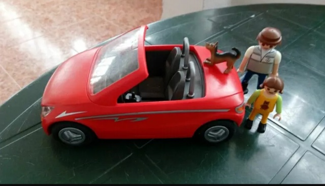 coche rojo de playmobil