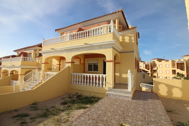 MIL ANUNCIOS.COM - Nuevo a estrenar con garaje 30m2 en Villamartin