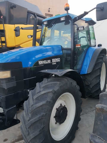 Ford//New Holland Tractores varios-ver listado un par de luces traseras