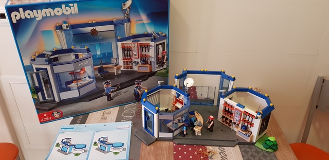 playmobil comisaria de policia con prision