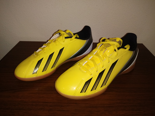 zapatos adidas de fútbol