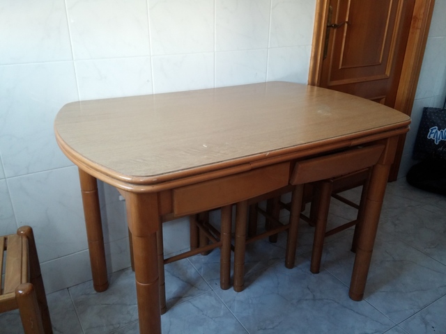MIL ANUNCIOS.COM - Vendo mesa y sillas de cocina
