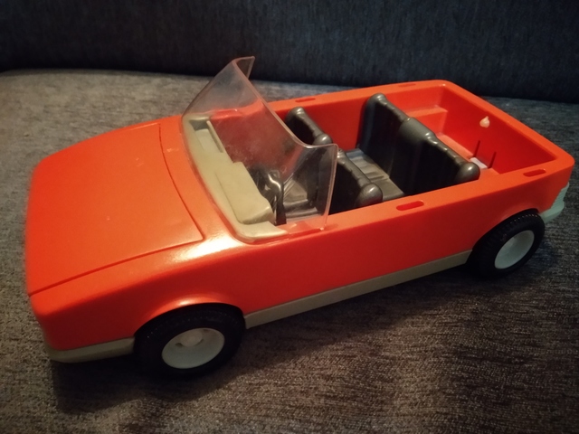 coche descapotable juguete