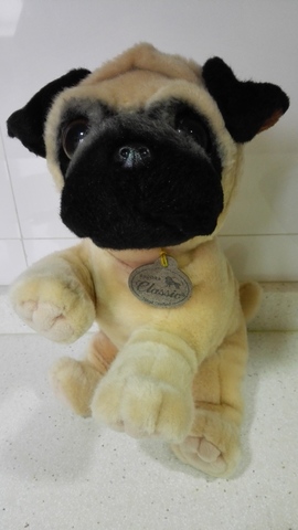 peluche de perro pug