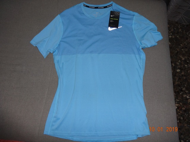 camiseta running nike