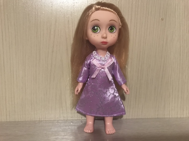 muñeca rapunzel pequeña