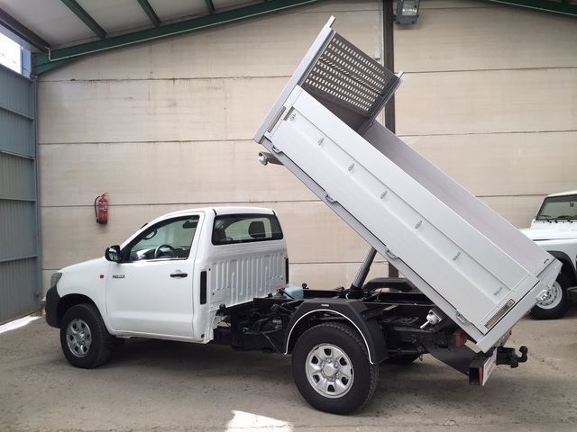 Mil Anuncios Com Basculante Venta De Coches 4x4 Todoterreno De Ocasion Y Segunda Mano Basculante En Cordoba Todoterrenos De Todos Los Modelos Jeep Grand Cherokee Land Rover Discovery Defender Santana