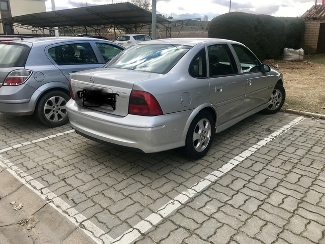 Opel vectra b 2000