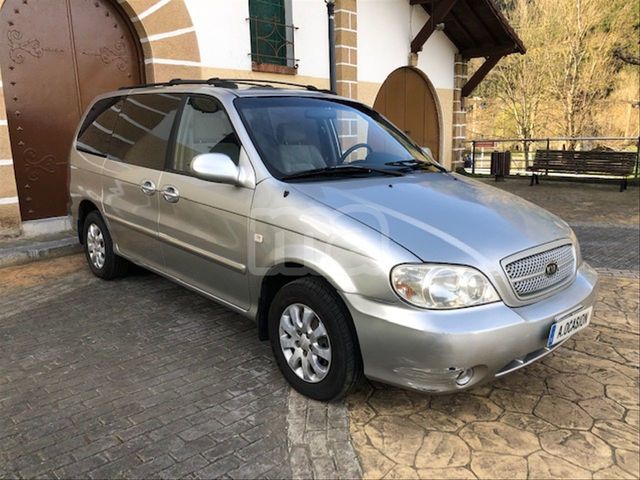 Kia carnival v6