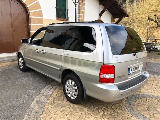 Kia carnival v6