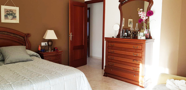 MIL ANUNCIOS.COM - Oportunidad Casa con sótano y piscina en Umbrete