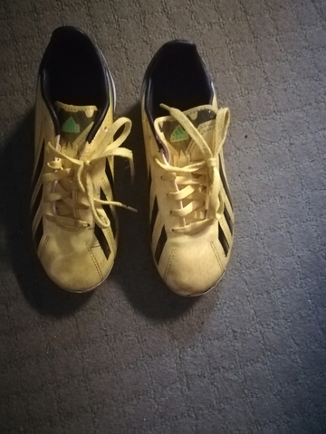 botas de futbol talla 34
