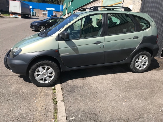 Renault megane scenic rx4