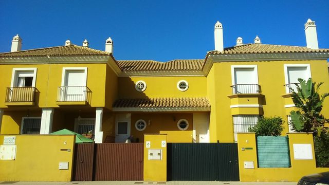 MIL ANUNCIOS.COM - INCREÍBLE casa en parque laguna del moral en Rota