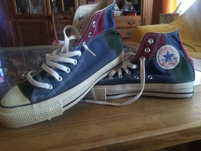 tri color converse