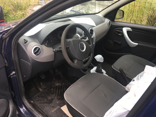 DESPIECE DACIA SANDERO 1. 6 GASOLINA - foto 2