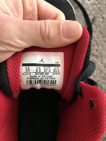 cuanto valen los jordan originales