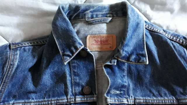 MILANUNCIOS | Comprar y vender moda mujer levis de segunda mano Camisa vaquera blanca Levis mujer de segunda mano por 22