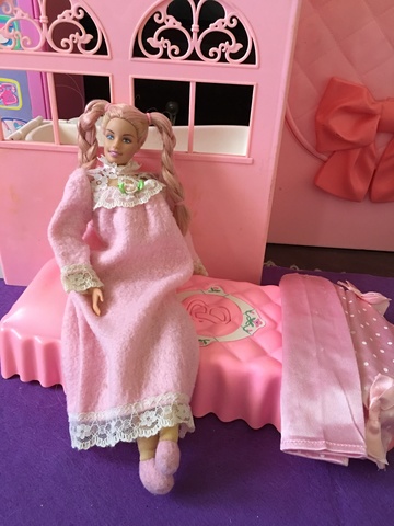 barbie y ken en la cama
