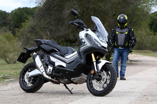 La Honda Grom se destaca por ser una moto compacta, pero La Honda Grom se destaca por ser una moto compacta, pero
