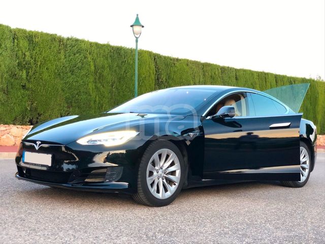 Tesla premium energy 75