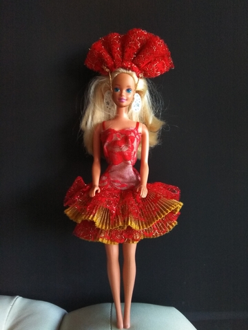 barbie con vestido rojo