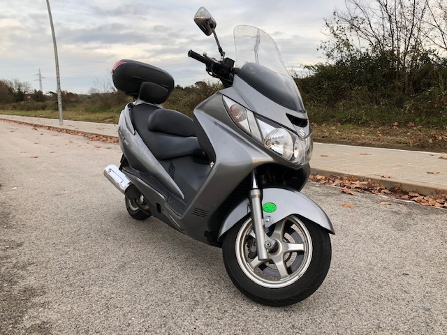 Suzuki burgman 250