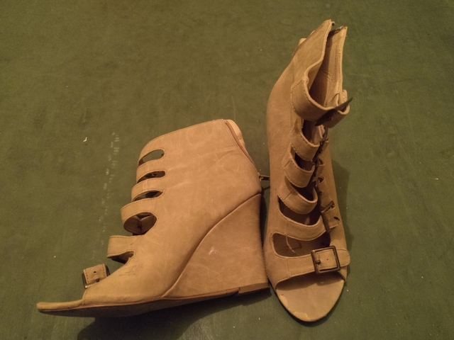 sandalias abotinadas