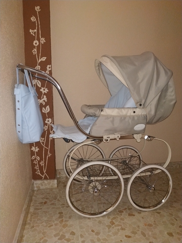 MILANUNCIOS | Clasico. Coches de bebe clasico. Venta de MIL ANUNCIOS.COM Silla inglesina clasica Segunda mano y