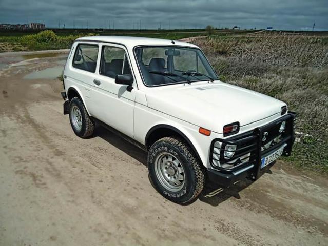 90 lada niva