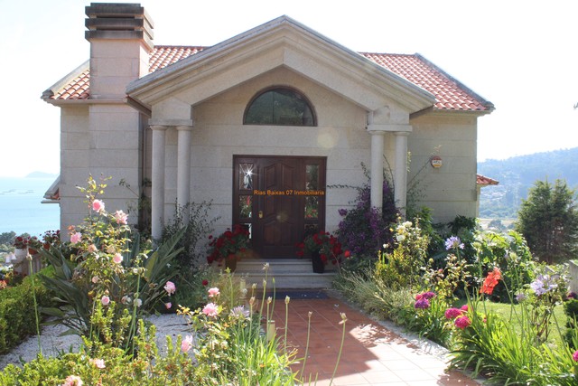 MIL ANUNCIOS.COM - 2743 exclusivo chalet 5 minutos playa en Cangas