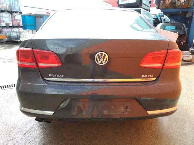 />/> Paragolpes delantero negro con rejilla de radiador VW Amarok año 01//11