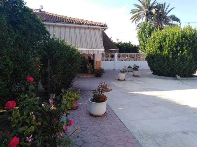 MIL Se vende casa de campo en Elche