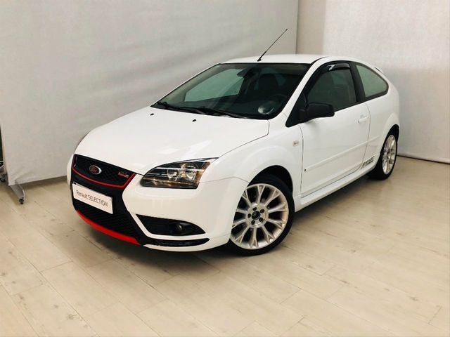 - FORD - Focus 1.6 TREND