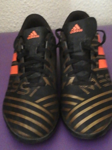 tenis de futbol nemeziz