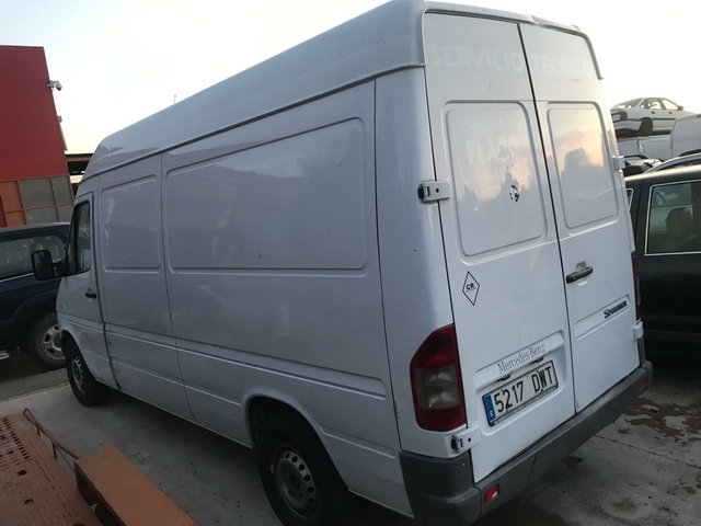 El agua del radiador radiador motor radiador Mercedes Sprinter 408 411 413 416 616 CDI 2000
