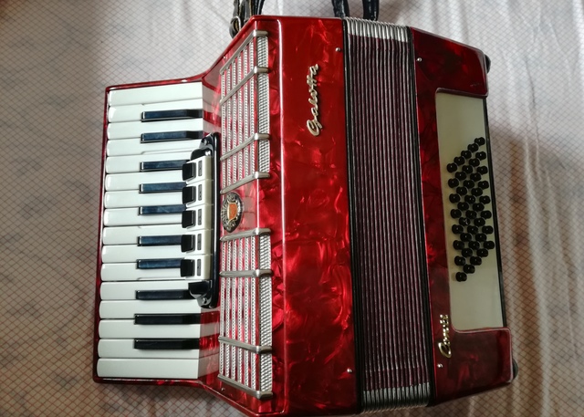 Como Aprender A Tocar El Acordeón De Teclas